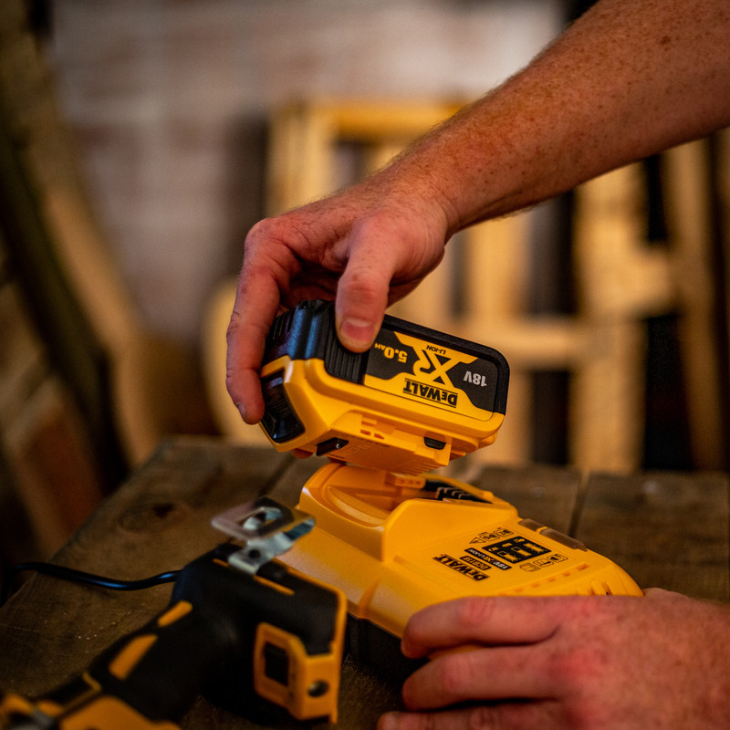 DeWalt DCMST561 18V XR 36cm Brushless Cordless String Trimmer Body Only