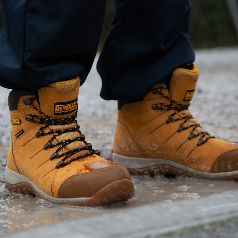 DeWalt Farnham Waterproof Safety Boots Size 12
