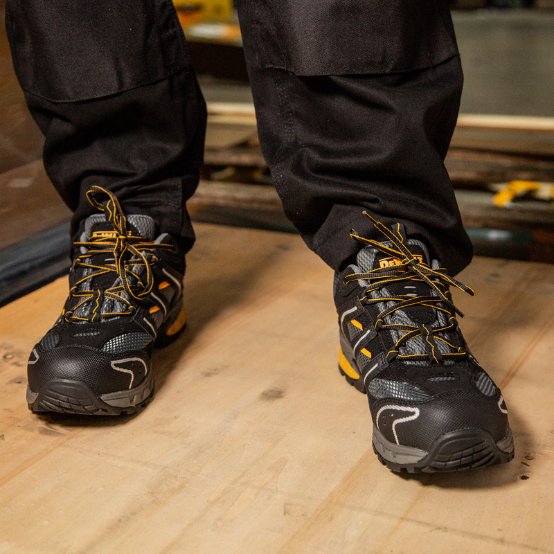 DeWalt Cutter Safety Trainers Size 10