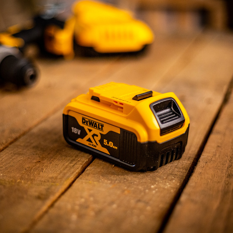 DeWalt DCMST561 18V XR 36cm Brushless Cordless String Trimmer Body Only