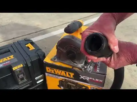 DEWALT 54V XR FLEXVOLT M-Class Dust Extractor Skin DCV586MN-XJ