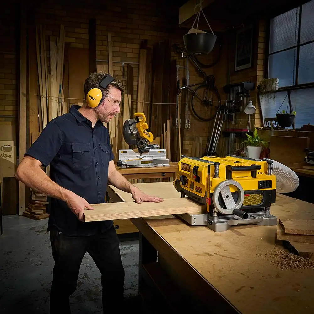 DEWALT 1800W 330mm Thicknesser DW735-XE