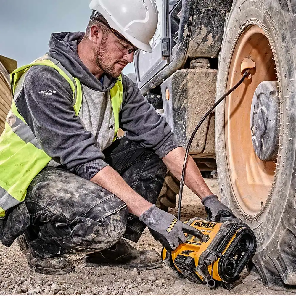 DEWALT 18V XR AC/DC Inflator Skin DCC018N-XJ