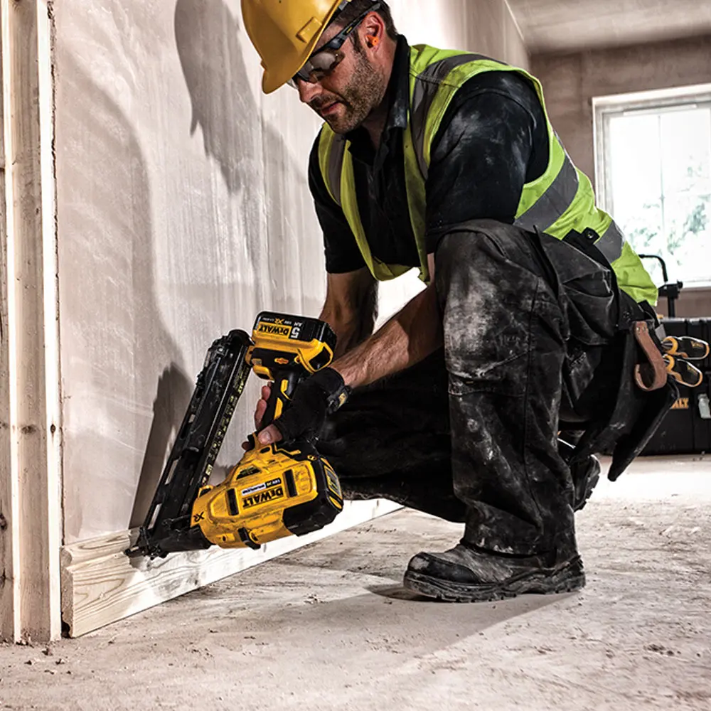 DEWALT 18V Brushless XR Li-Ion 15Ga Second Fix Nailer Skin DCN650N-XJ