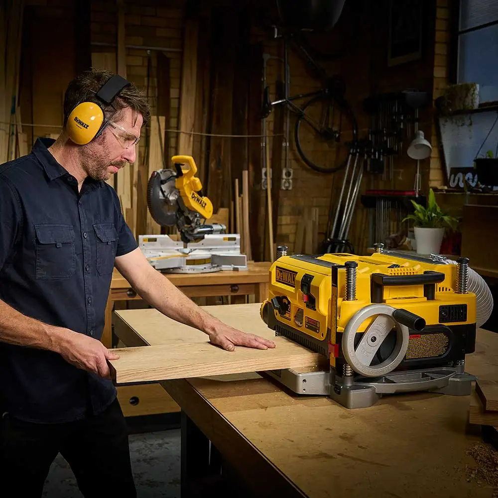 DEWALT 1800W 330mm Thicknesser DW735-XE