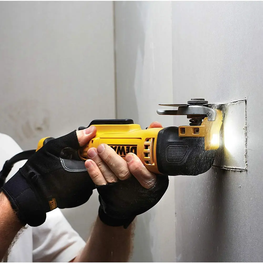 DEWALT 18V XR Brushless 2 x 4.0Ah Oscillating Multi Tool Kit DCS355M2-XE