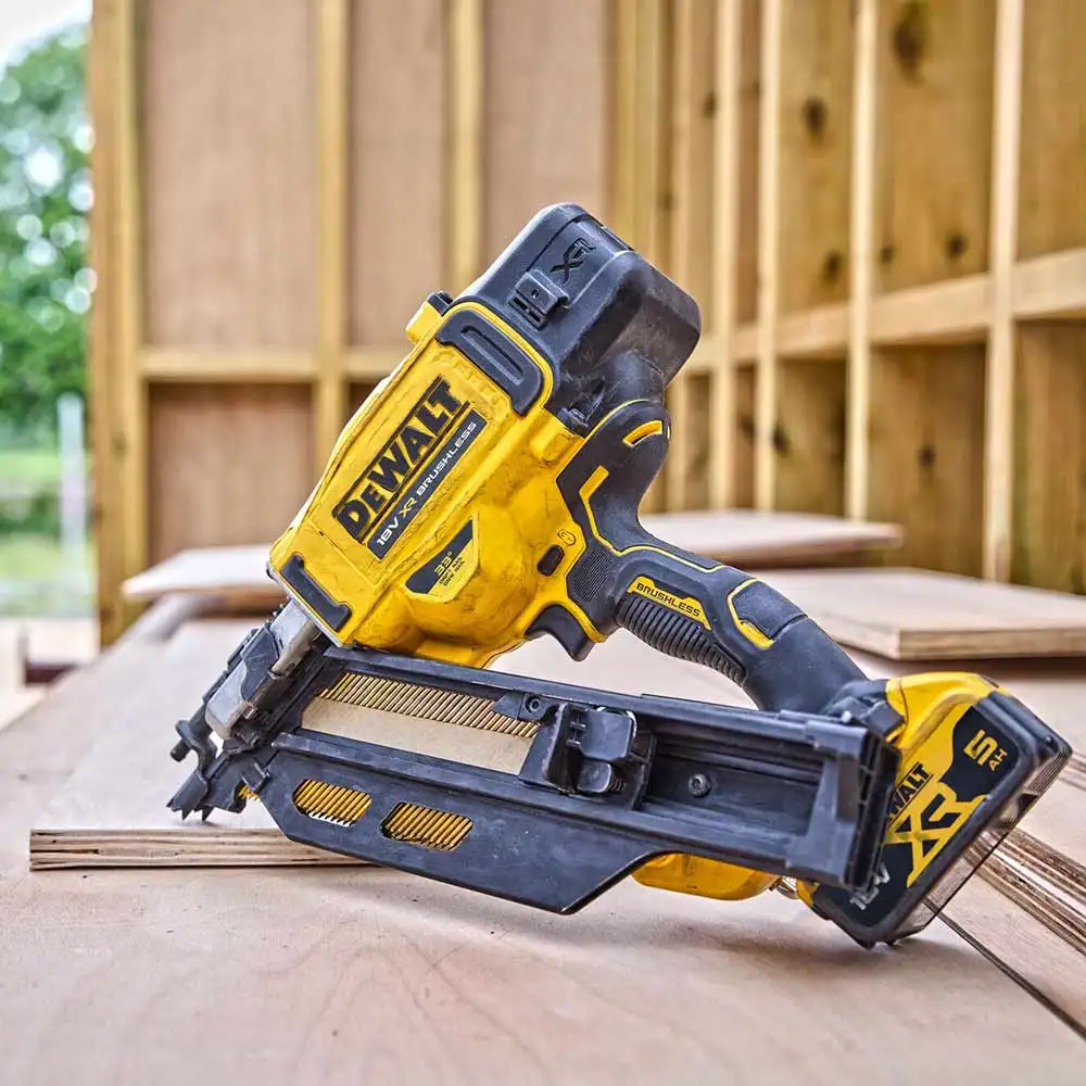 DEWALT 50-90mm 1 x 5.0ah Framing Nailer Kit DCN930P1-XE