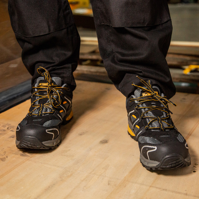 DeWalt Cutter Safety Trainers Size 9