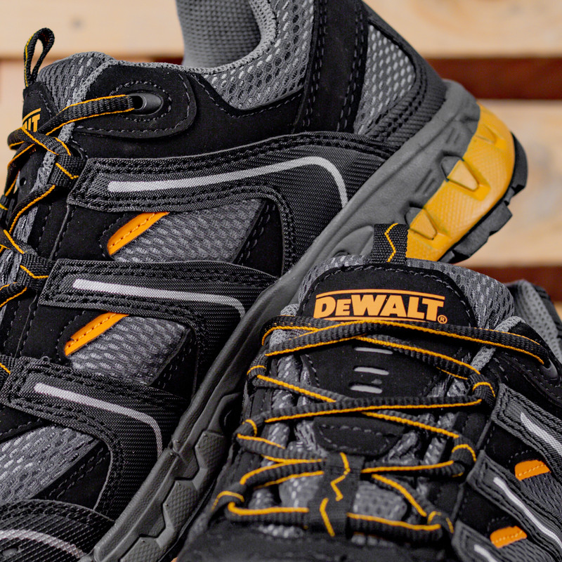 DeWalt Cutter Safety Trainers Size 6