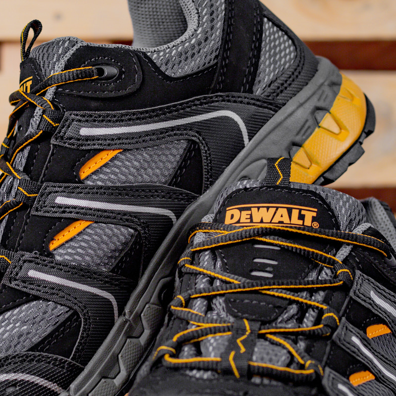 DeWalt Cutter Safety Trainers Size 11