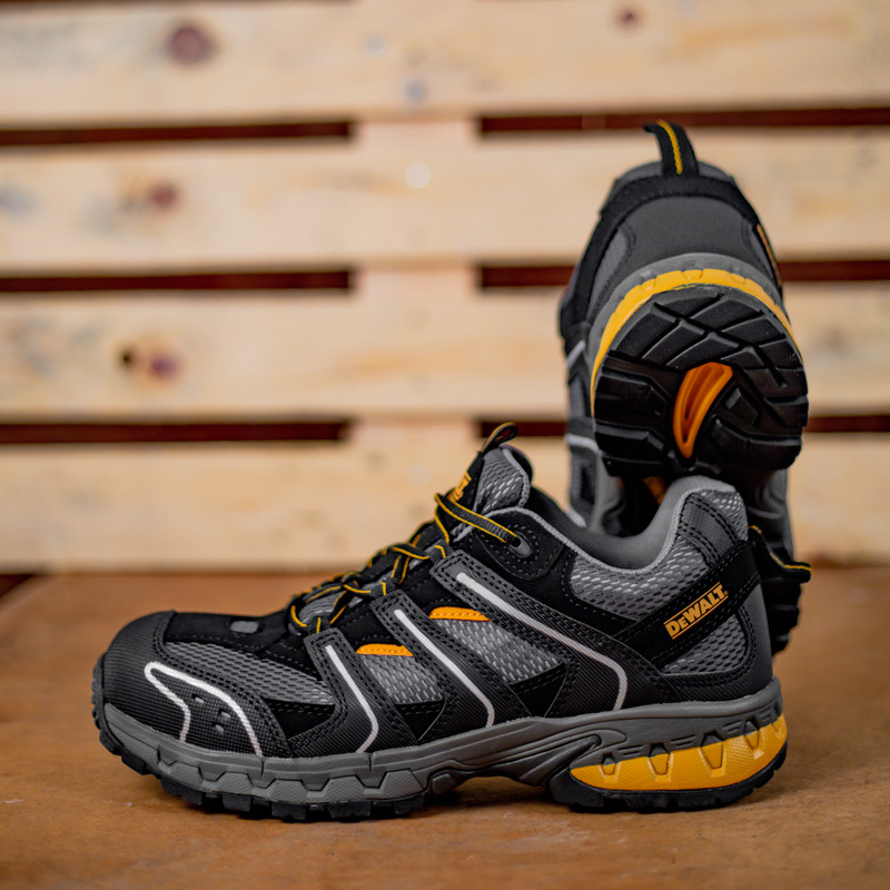 DeWalt Cutter Safety Trainers Size 5