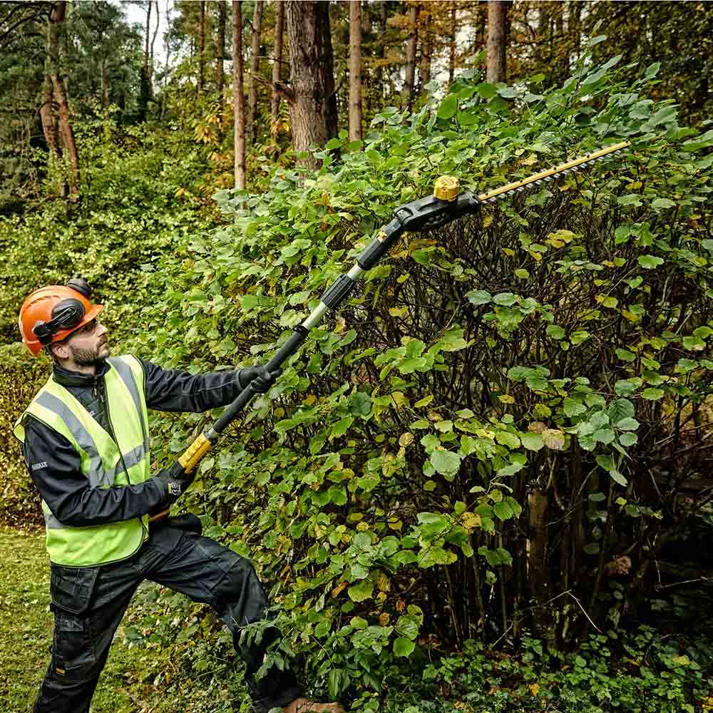 DEWALT 18V XR Brushless 55cm (22") 1x5Ah Pole Hedge Trimmer Kit DCMPH566P1-XE