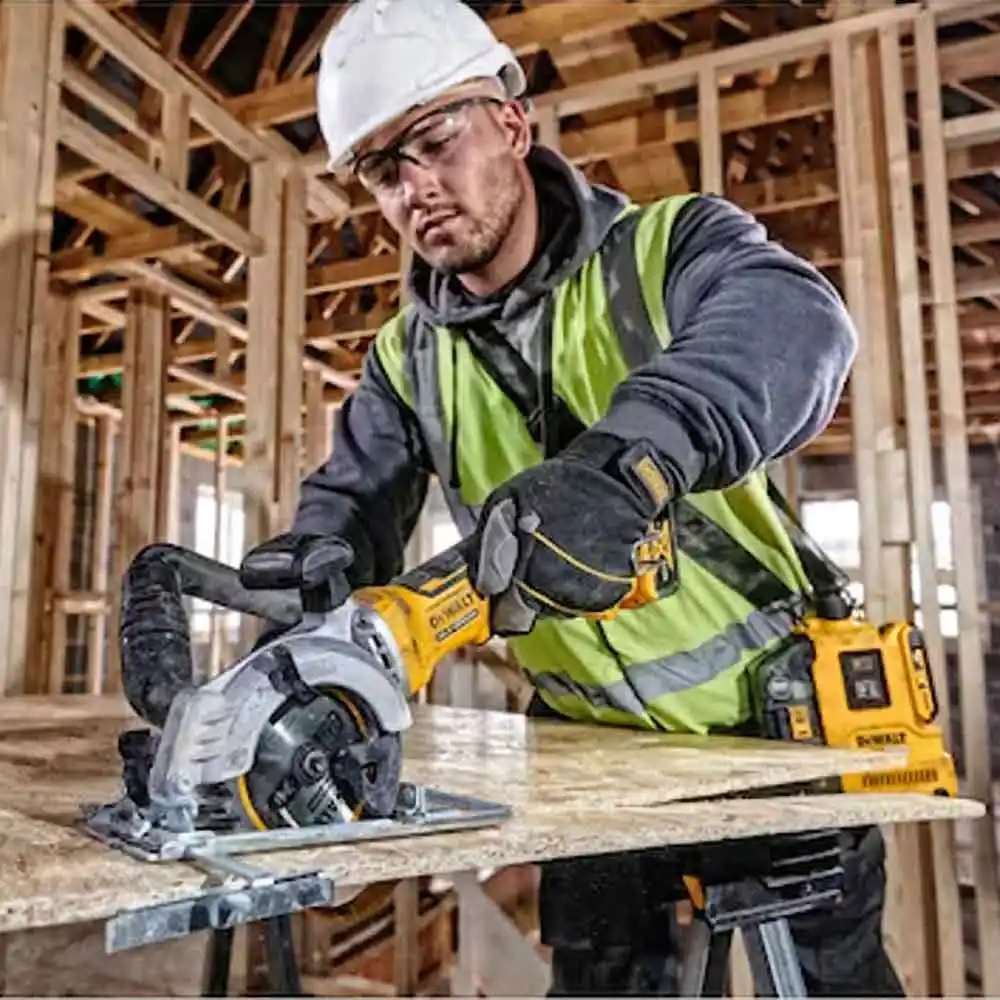 DEWALT 18V Brushless 115mm XR Circular Saw Skin DCS571NXJ