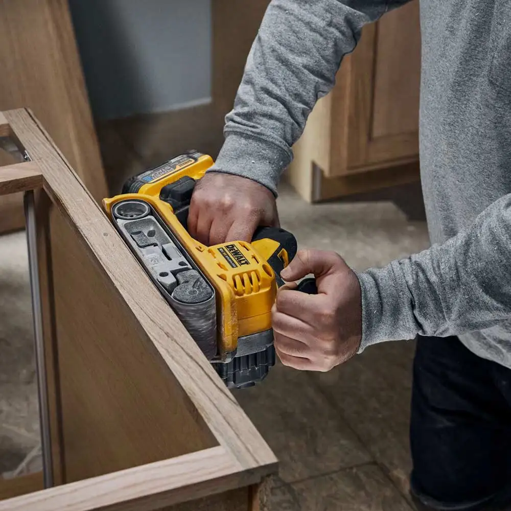 DEWALT 18V XR Brushless Belt Sander Skin DCW220N-XJ