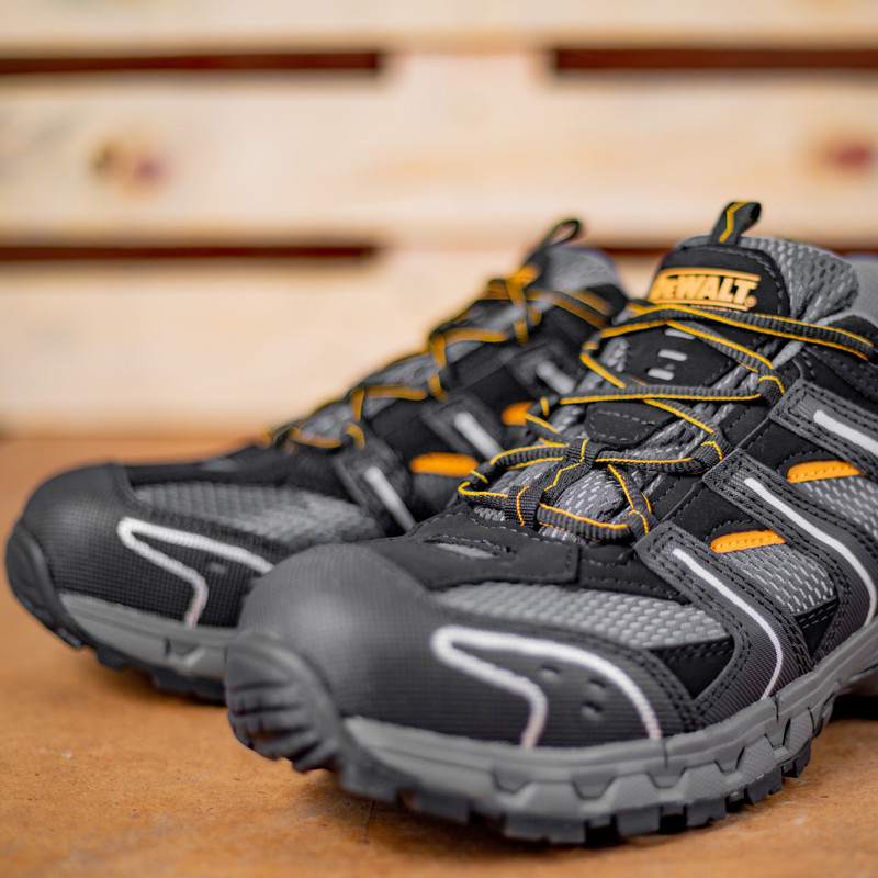 DeWalt Cutter Safety Trainers Size 9