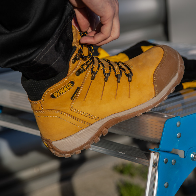DeWalt Farnham Waterproof Safety Boots Size 9