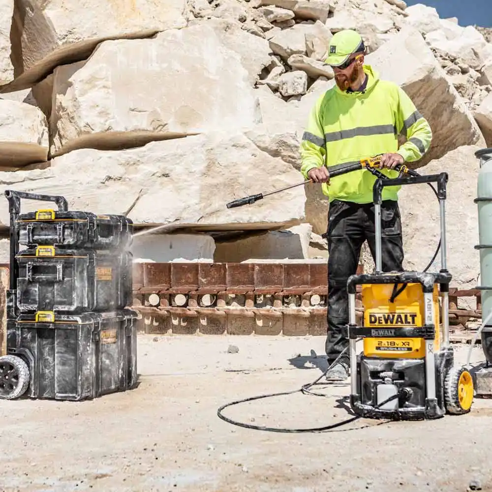 DEWALT 2 x 18V XR Brushless 1600PSI Pressure Washer Skin DCMPW1600N-XE