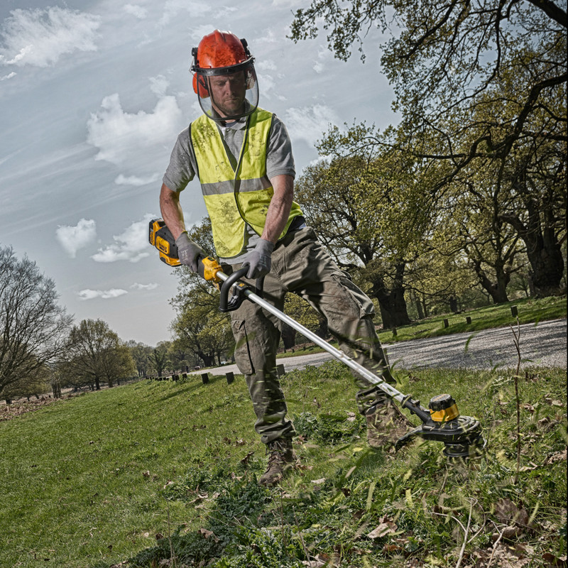 DeWalt DCMST561 18V XR 36cm Brushless Cordless String Trimmer 1 x 5.0Ah