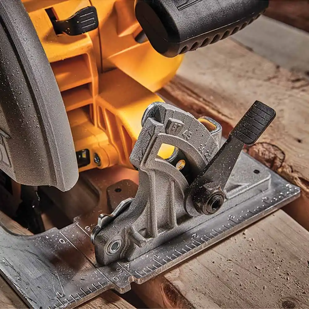 DEWALT 18V XR FlexVolt Advantage Brushless 184mm Circular Saw Skin DCS573N-XE