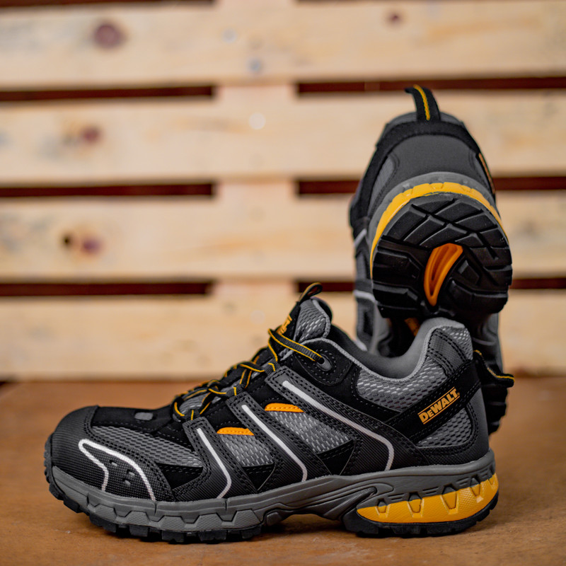 DeWalt Cutter Safety Trainers Size 7