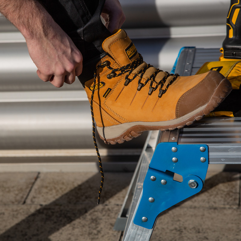 DeWalt Farnham Waterproof Safety Boots Size 9