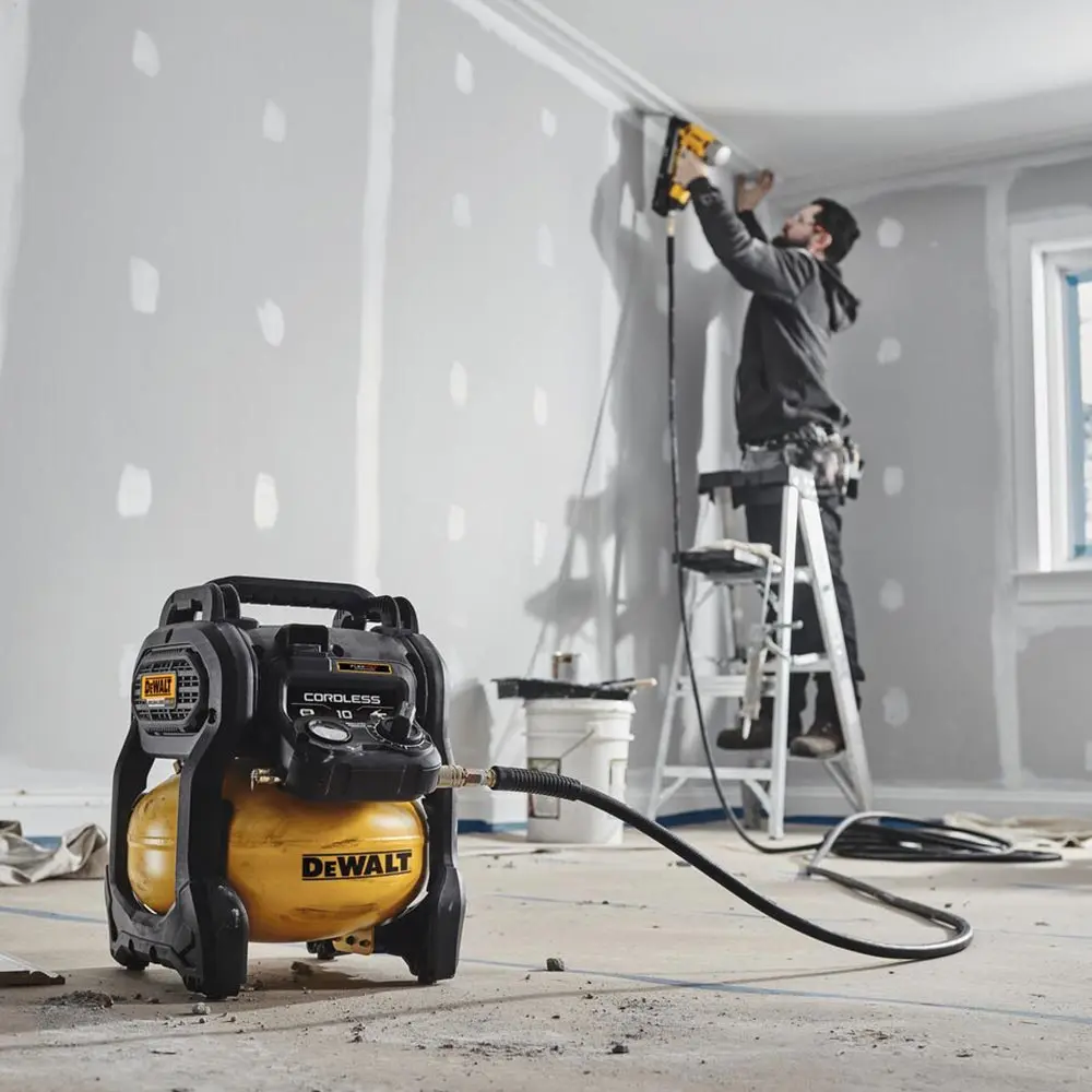 DEWALT 18V XR Brushless 140PSI Air Compressor Skin DCC1018N-XJ