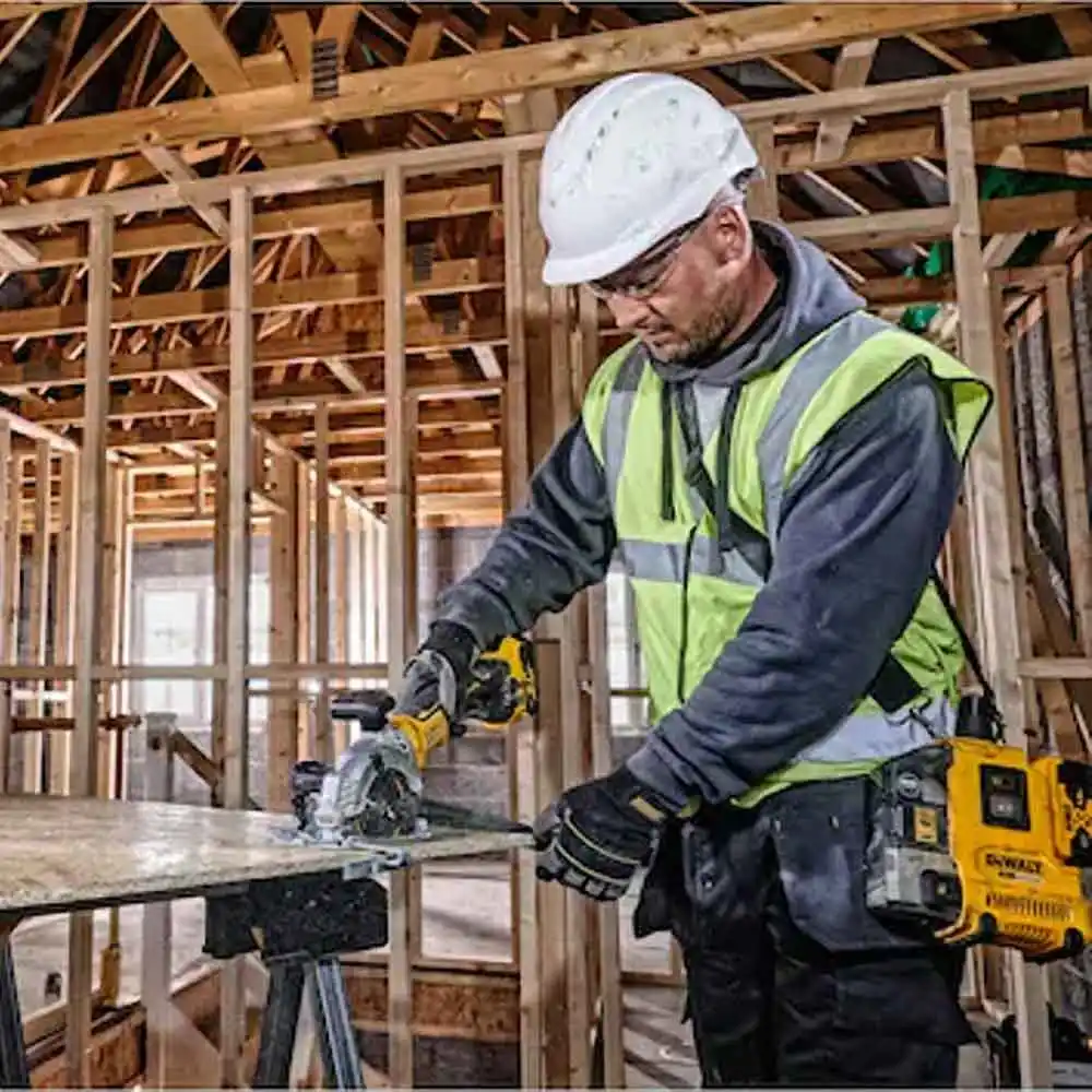 DEWALT 18V Brushless 115mm XR Circular Saw Skin DCS571NXJ