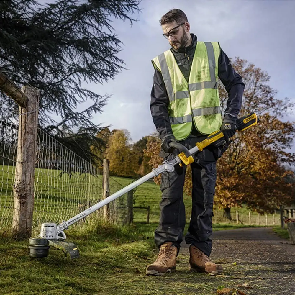 DEWALT 18V XR Brushless 36cm (14") Line Trimmer Skin DCMST561N-XE