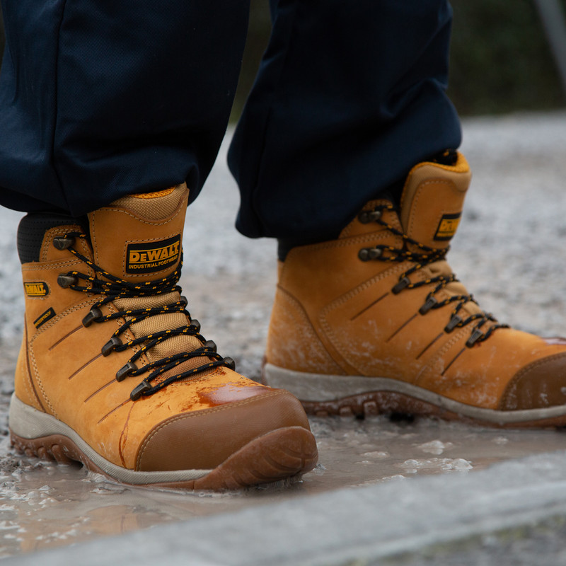 DeWalt Farnham Waterproof Safety Boots Size 8