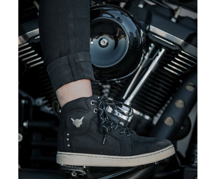 Women's Bateman 4 Metal Sneakers