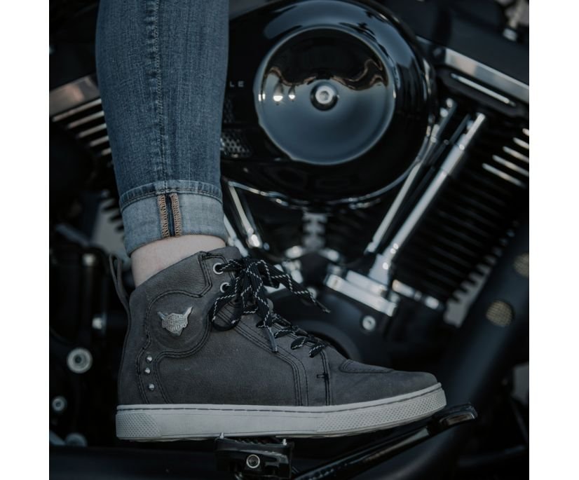 Women's Bateman 4 Metal Sneakers