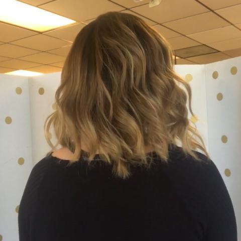 Stylish Romantic Brown Shoulder Wavy Wig