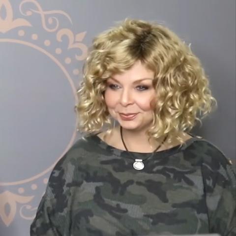 2021 Coco Gold Bob Wool Roll Wig