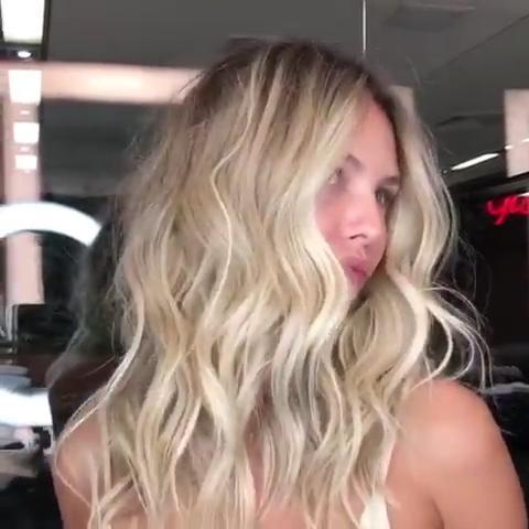 Beauty White Blone Long Wave Wig