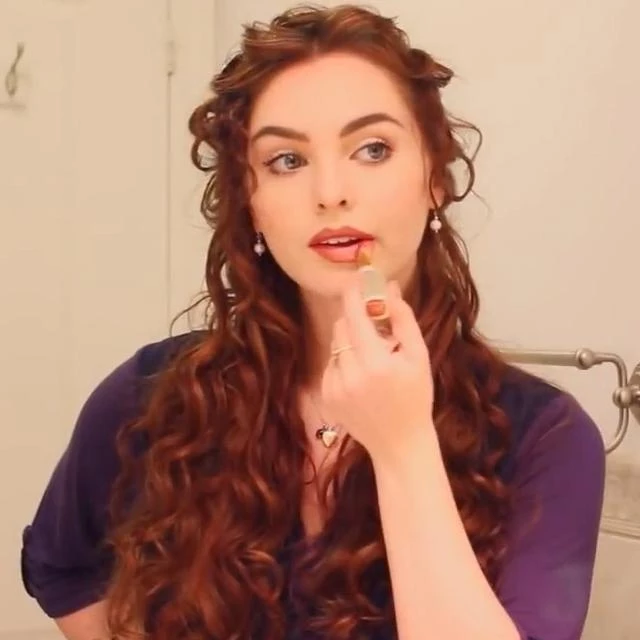 Rose's Titanic Hairstyle