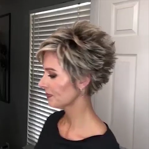 Personality Gray Gold Short Wig (Hair Root Black)