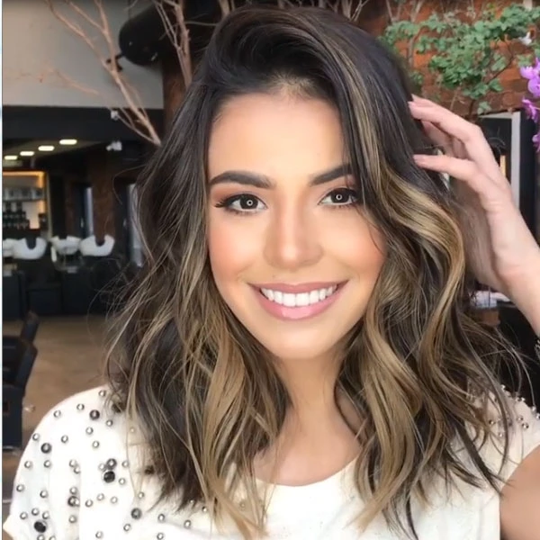 Brown Shoulder Short Wig