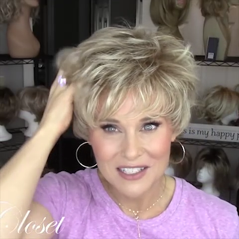 Romantic Gold Short Wig