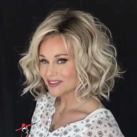 Shoulder Wool Roll Gold Wig (Hair Root Black)