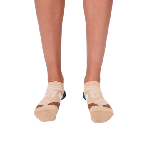On Running Low Socks in Rosebrown | Grey - Women's