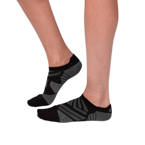 On Running Low Socks in Black | Shadow - Women's