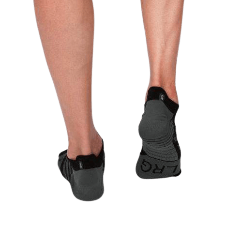On Running Low Socks in Black | Shadow - Men's