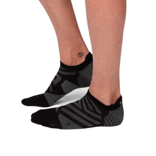 On Running Low Socks in Black | Shadow - Men's