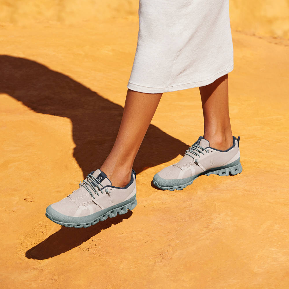 On Women's Cloud Dip Running Shoes - Sand/Kelp