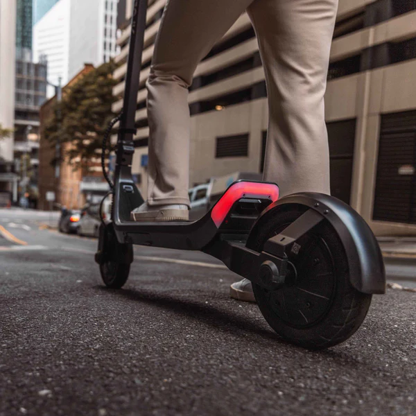 Apollo Go Electric Scooter – 70km Range, 32mph Top Speed, Dual Motor, Smart Display