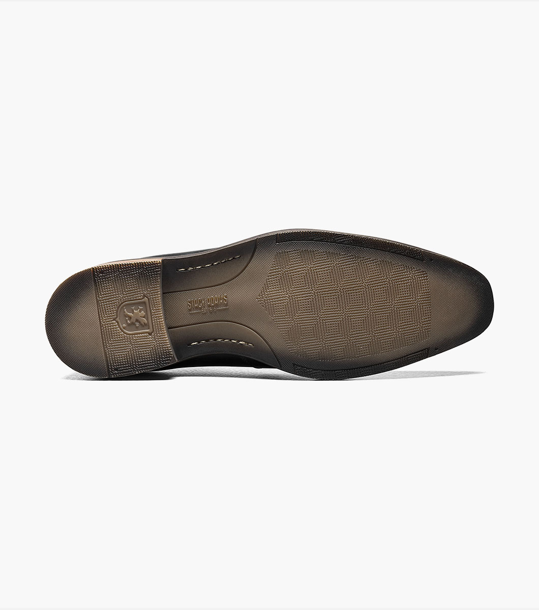 Jorah Plain Toe Laser Chukka Boot
