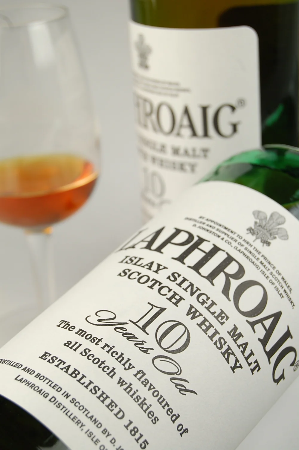 Laphroaig 10 Year Old Islay Single Malt Scotch Whisky ABV 43% 750ml with Gift Box
