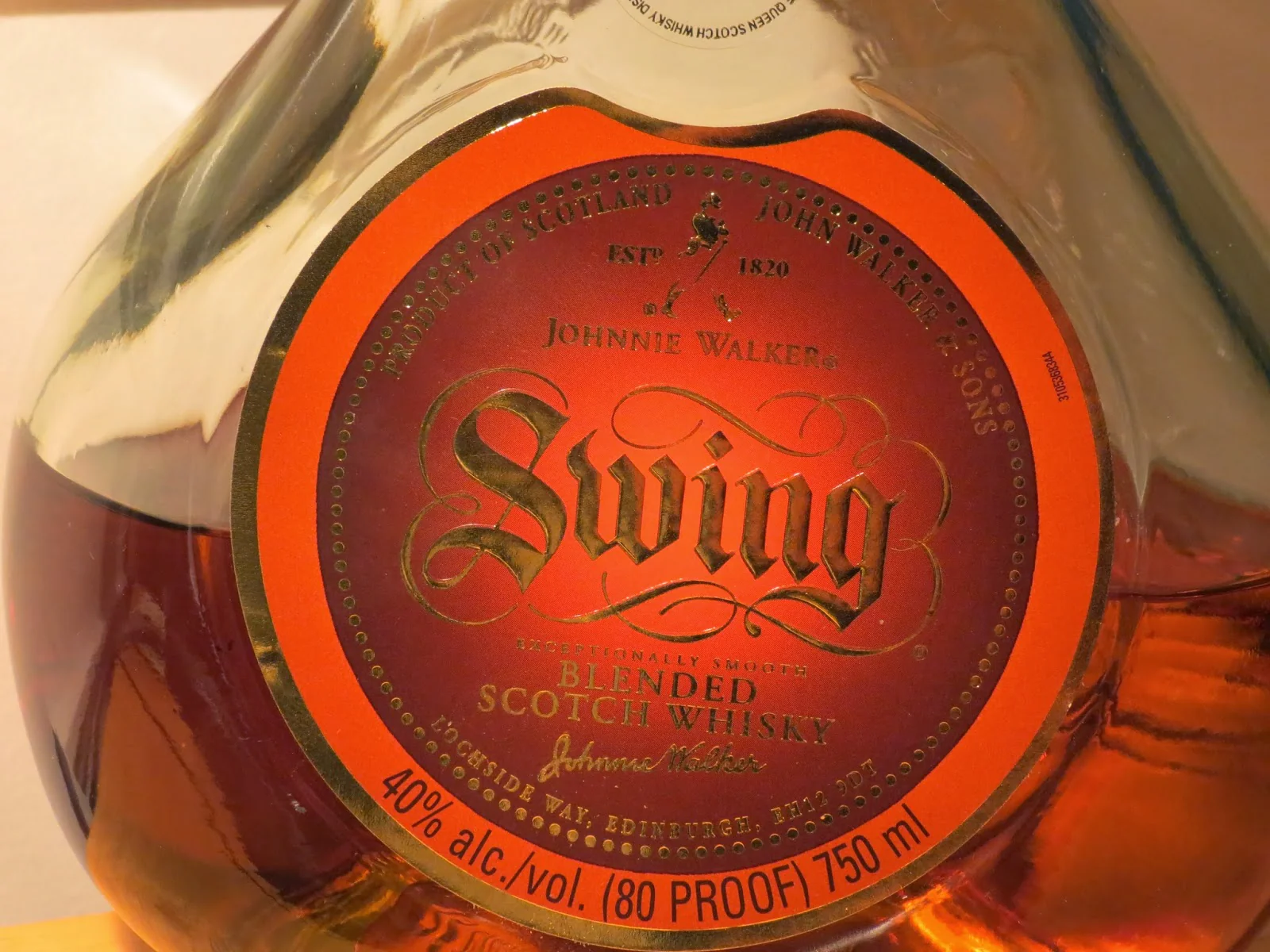 Johnnie Walker Swing Scotch Whisky 75cl (Vintage Bottle - Label may not be perfect)