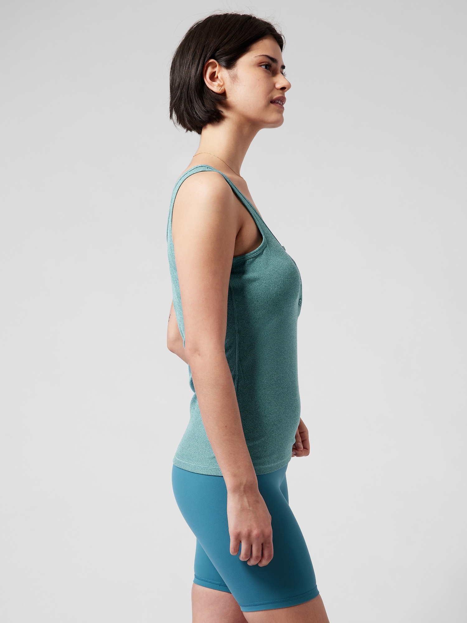 Hike Henley Tank