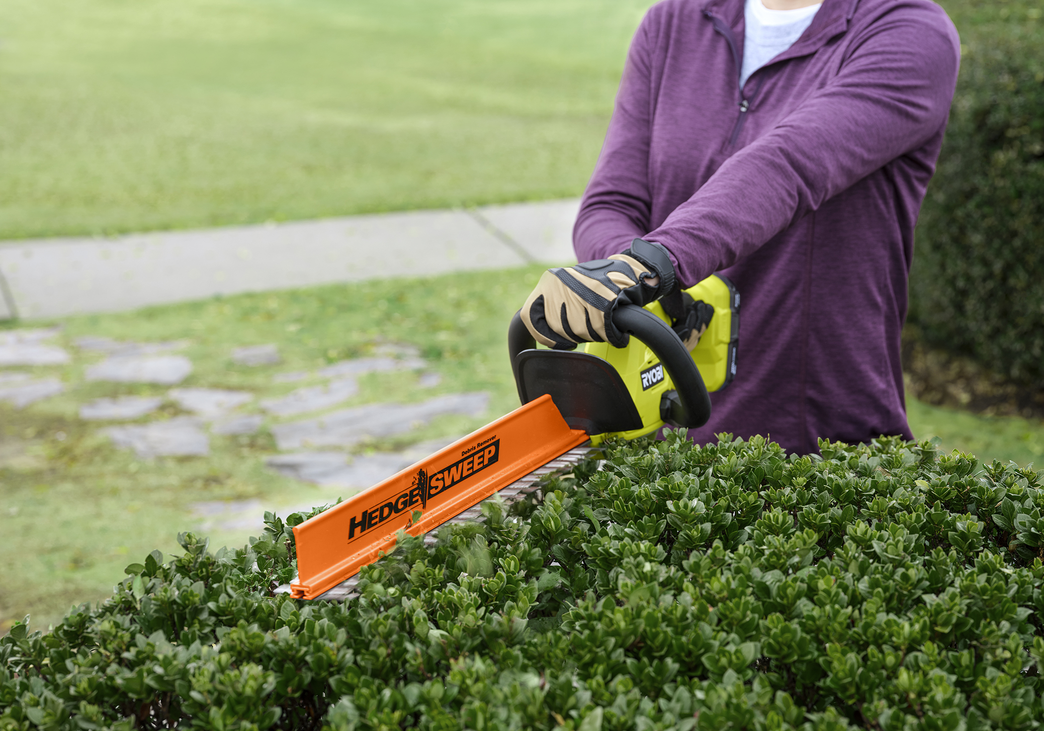 18V ONE+ 22 HEDGE TRIMMER KIT